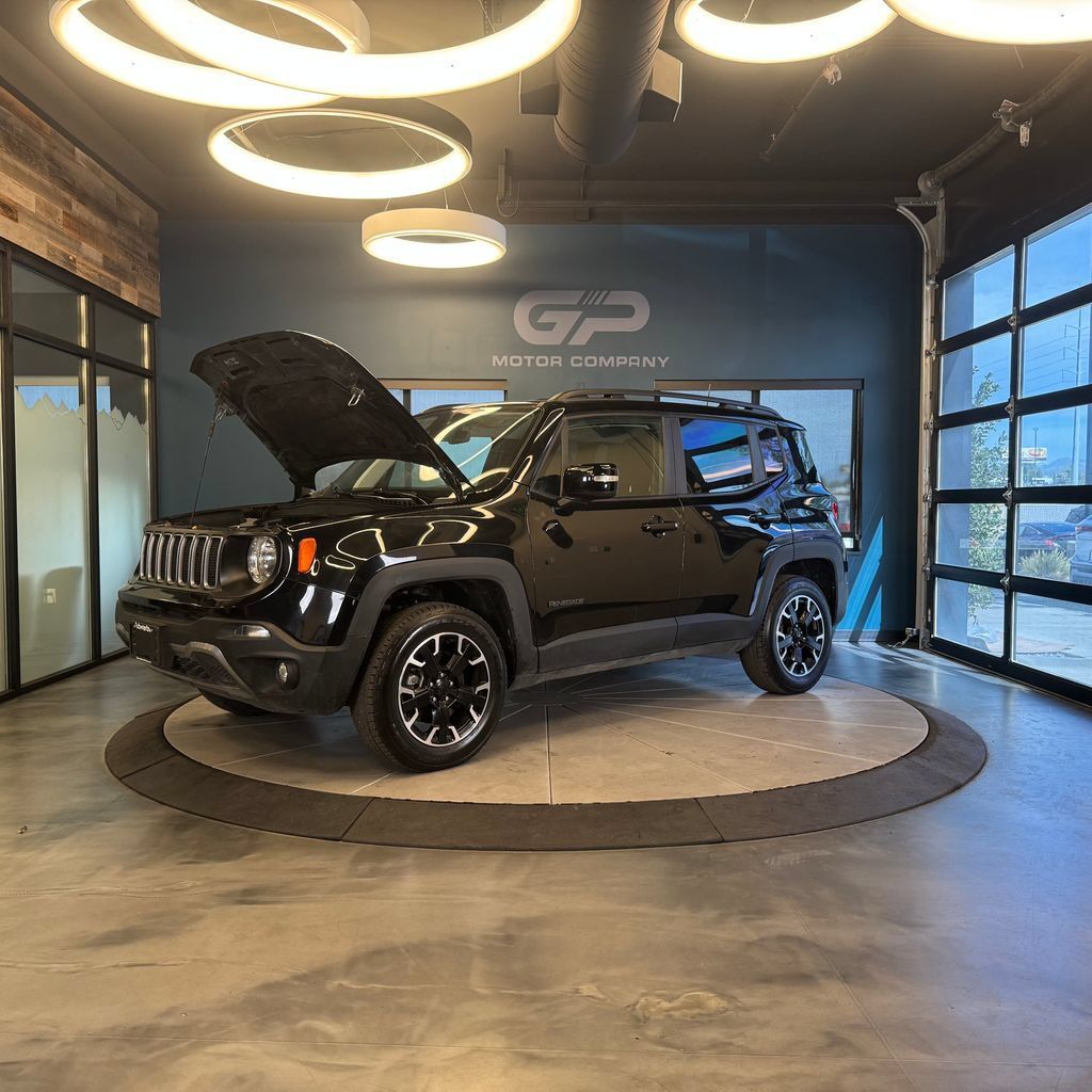 Used 2023 Jeep Renegade Latitude AWD/4WD image 24