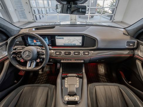 New 2026 Mercedes-Benz GLS 63 AMG 4MATIC image 8