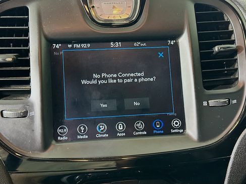 Used 2019 Chrysler 300 S AWD/4WD image 21
