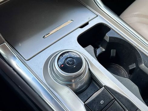 Used 2022 Ford Explorer Platinum w/ Equipment Group 601A image 17