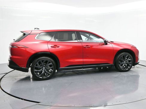 Used 2025 Toyota Crown Signia Limited w/ Advanced Technology Package image 8