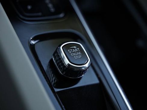 Used 2024 Volvo S60 B5 Core image 37