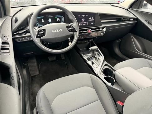 Used 2025 Kia Niro LX FWD image 7