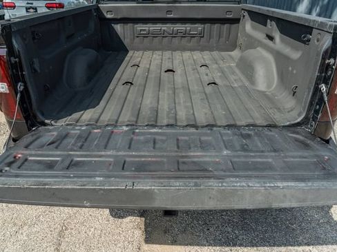 Used 2018 GMC Sierra 2500 Denali w/ Duramax Plus Package AWD/4WD image 10