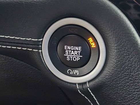 Used 2023 Chrysler 300 C image 29