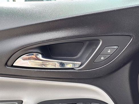 Used 2018 Chevrolet Equinox LT FWD image 34