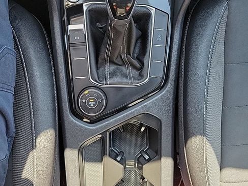 Certified 2024 Volkswagen Taos SE AWD/4WD image 9