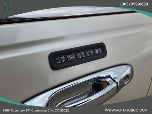 Used 2000 Lincoln Town Car Cartier image 21