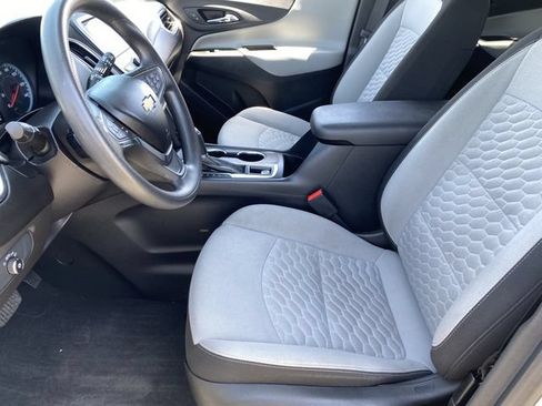 Used 2020 Chevrolet Equinox LS AWD/4WD image 17