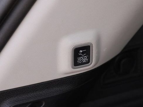 Used 2024 Jeep Grand Cherokee Limited 4xe AWD/4WD image 8