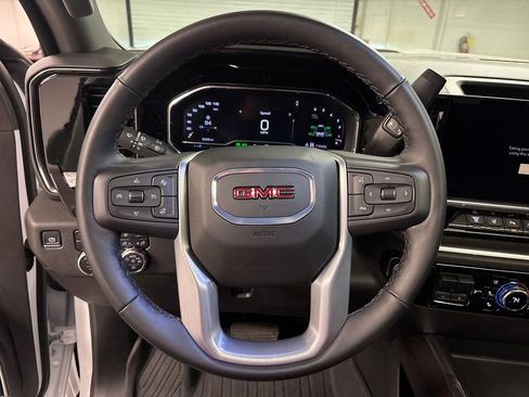 New 2025 GMC Sierra 2500 SLT image 32
