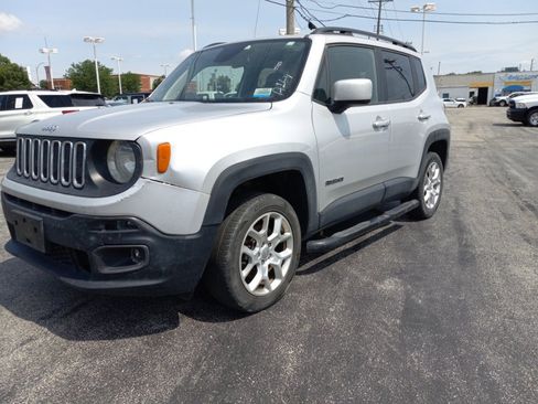 Used 2018 Jeep Renegade Latitude w/ Cold Weather Group AWD/4WD image 1