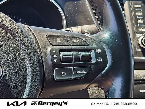 Used 2020 Kia Sedona EX FWD image 23