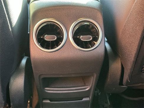 Used 2023 Mercedes-Benz GLB 250 GLB 250 image 19