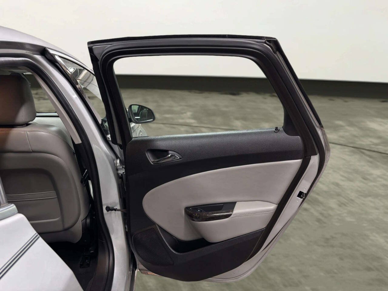 Used 2014 Buick Verano Convenience FWD image 18