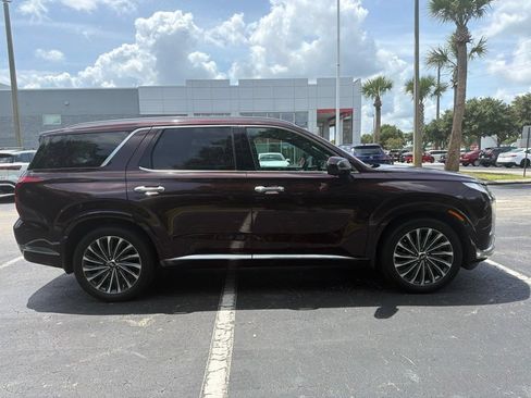 Used 2023 Hyundai Palisade Calligraphy w/ Winter Package AWD/4WD image 2