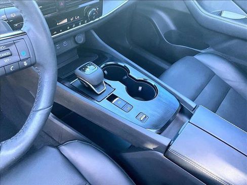 Used 2023 Nissan Rogue SV w/ SV Premium Package image 15