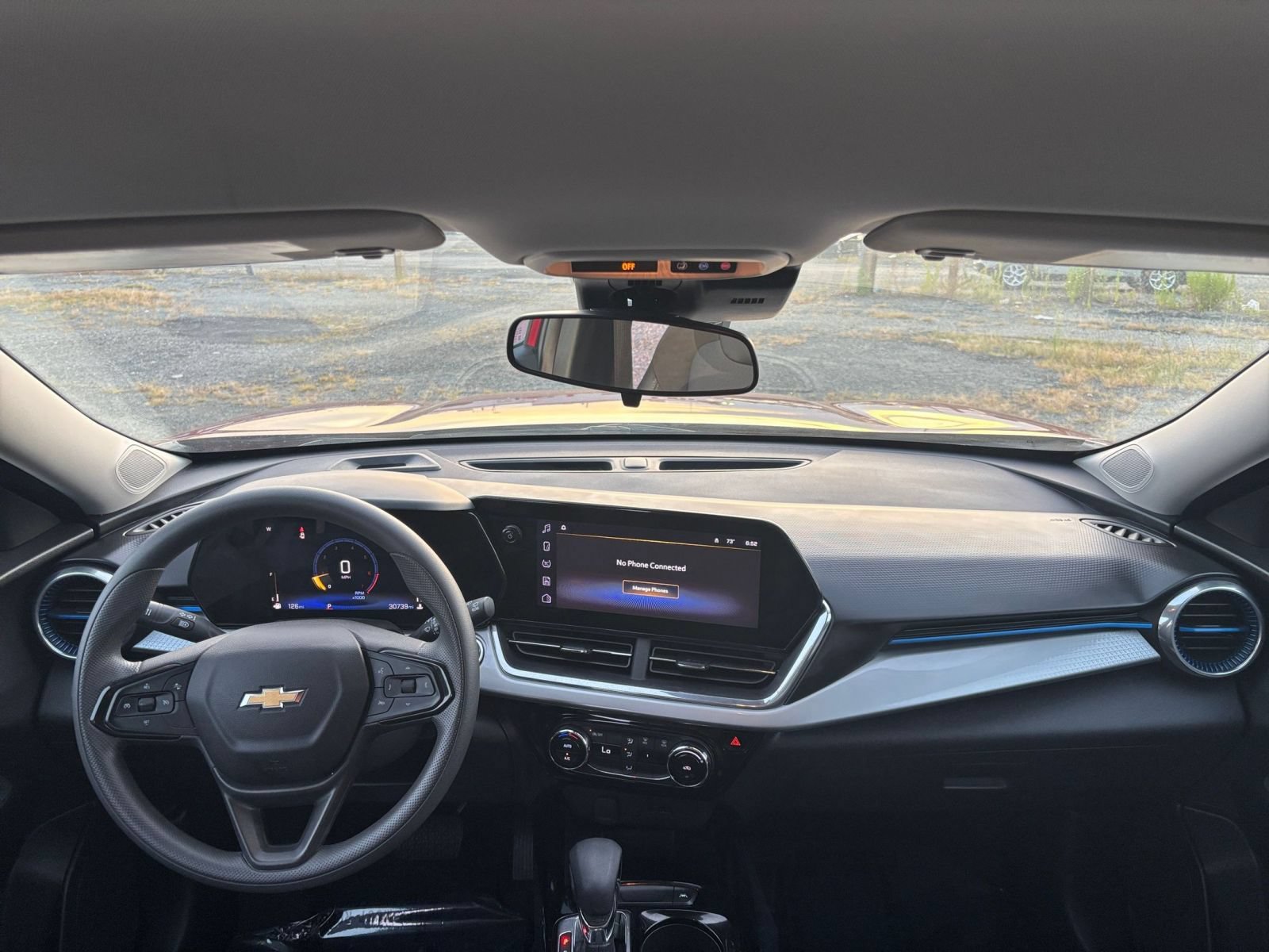 Used 2025 Chevrolet Trax LT FWD image 29