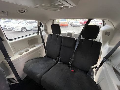 Used 2012 Chrysler Town & Country Touring w/ Entertainment Group #1 image 18