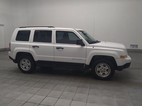 Used 2017 Jeep Patriot Sport FWD image 11