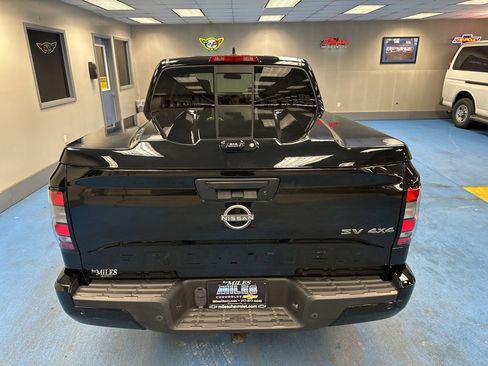 Used 2022 Nissan Frontier SV image 7