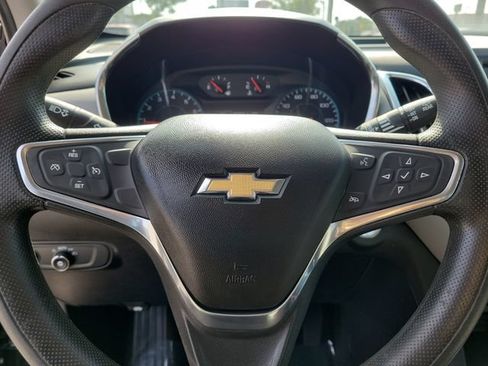 Used 2019 Chevrolet Equinox LS FWD image 25