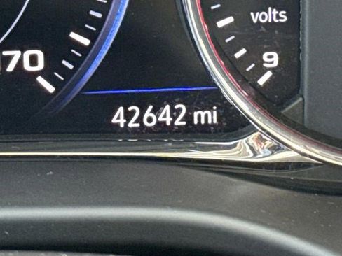 Used 2020 GMC Acadia SLT w/ Driver Alert Package II image 29