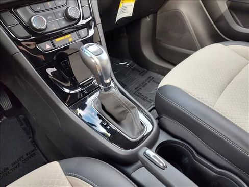 Used 2022 Buick Encore Preferred w/ Safety Package image 20