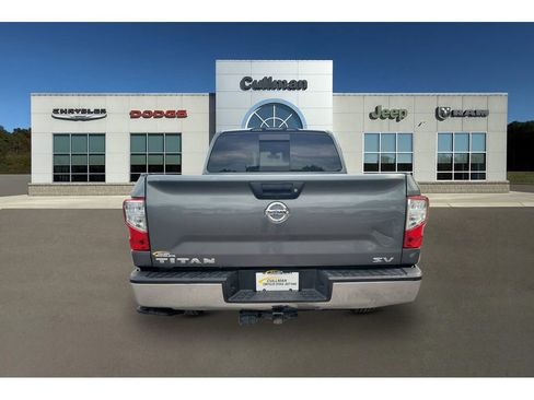 Used 2018 Nissan Titan SV RWD image 4