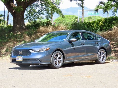 Used 2023 Honda Accord EX image 2