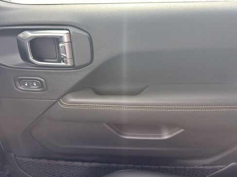 New 2025 Jeep Gladiator High Tide image 22