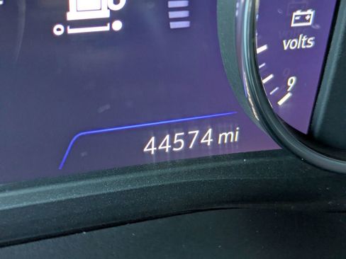 Used 2024 Buick Enclave Premium image 17