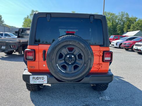 Used 2018 Jeep Wrangler Unlimited Sport AWD/4WD image 4