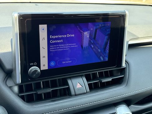 Used 2025 Toyota RAV4 XLE image 22