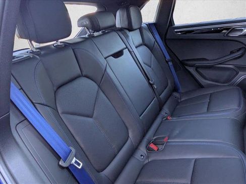 Certified 2025 Porsche Macan image 24