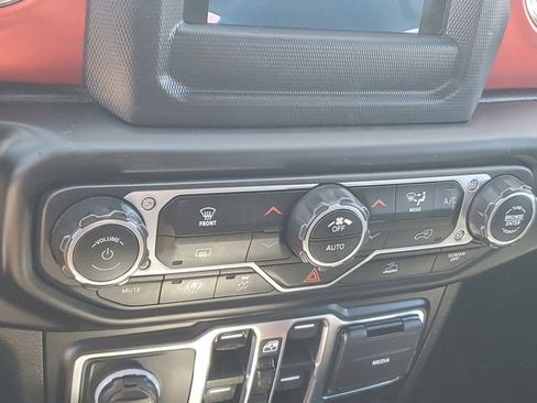 Used 2021 Jeep Gladiator Rubicon w/ Trailer Tow Package AWD/4WD image 18