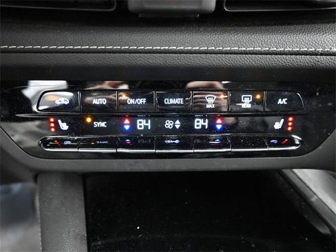 Used 2023 Buick Envision Essence image 18