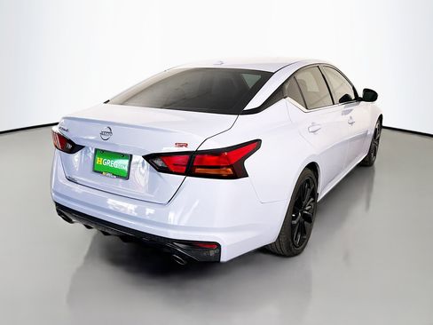 Used 2024 Nissan Altima 2.5 SR FWD image 10
