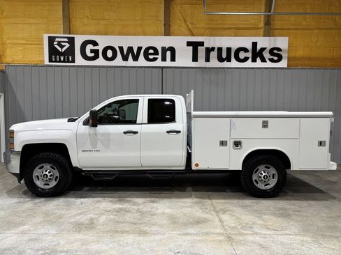 Used 2018 Chevrolet Silverado 2500 W/T w/ Snow Plow Prep Package image 2