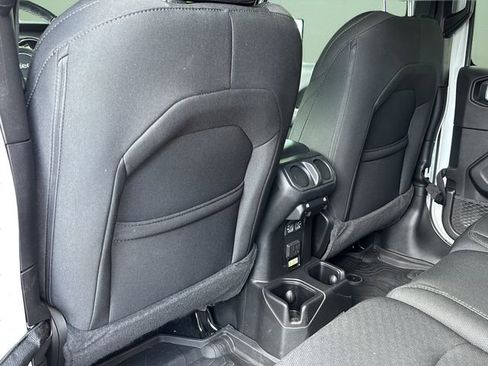 Used 2022 Jeep Wrangler Unlimited Sahara w/ Cold Weather Group image 23