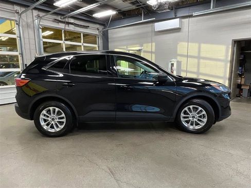 Used 2022 Ford Escape SE image 6