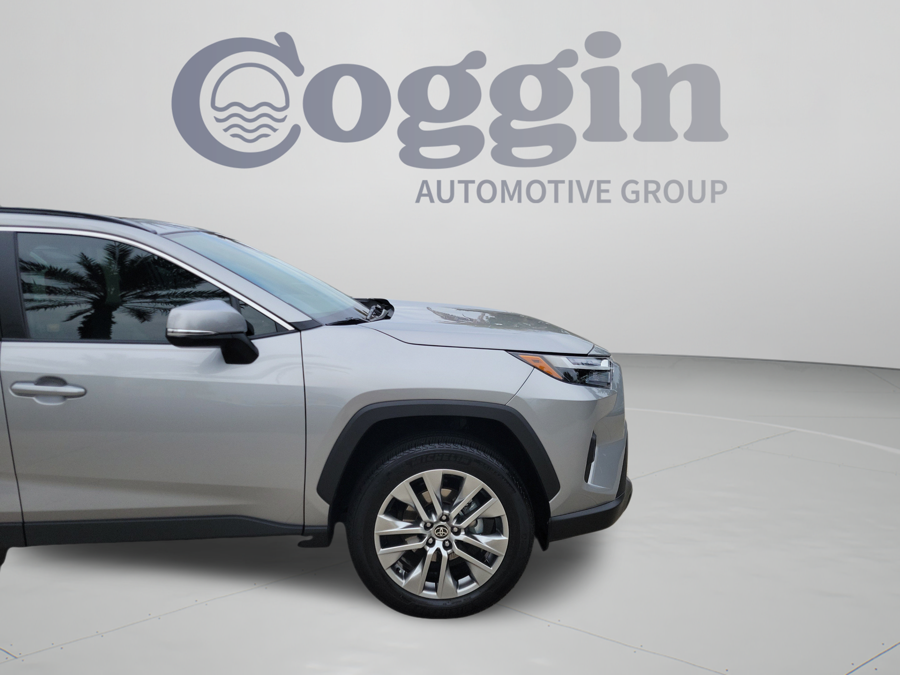 Used 2022 Toyota RAV4 XLE Premium FWD image 34