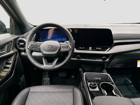 New 2026 Chevrolet Equinox LT w/ Convenience Package II image 25