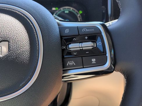 Certified 2023 Kia Sorento SX Prestige w/ Panoramic Sunroof Package AWD/4WD image 23