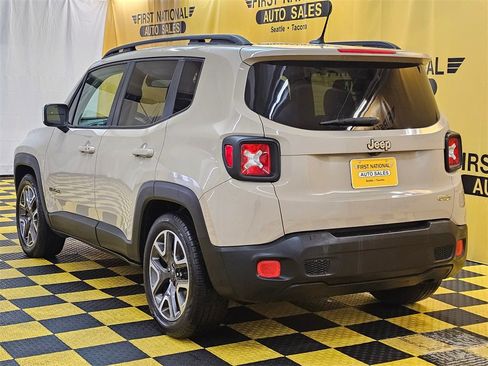 Used 2016 Jeep Renegade Latitude image 5