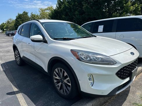 Used 2020 Ford Escape Titanium AWD/4WD image 3