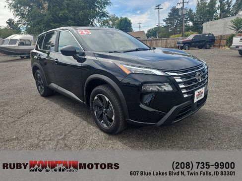 Used 2025 Nissan Rogue SV AWD/4WD image 1