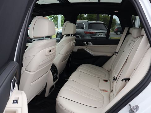 Used 2023 BMW X5 xDrive40i w/ Executive Package AWD/4WD image 17