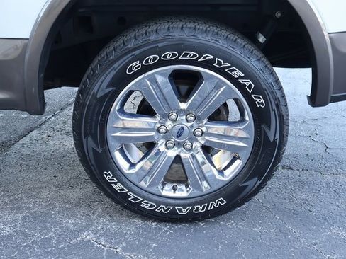 Used 2020 Ford F150 Lariat image 7