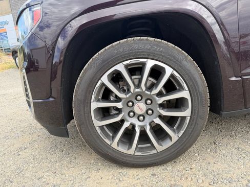 Used 2021 GMC Acadia Denali w/ Denali Ultimate Package AWD/4WD image 9